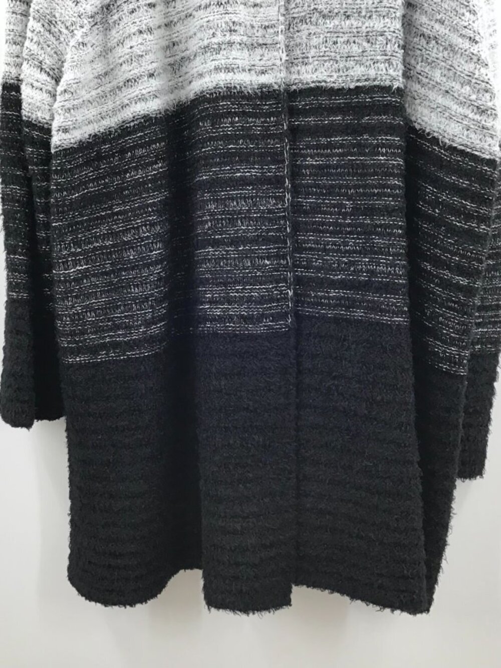 Women's 3X 30/32 Eyelash Sweater Ombre Marled Black & White Cardigan Duster SOFT - Picture 6 of 8